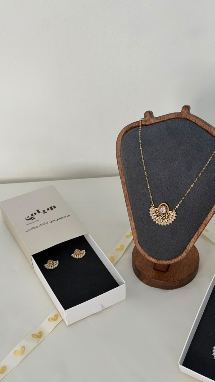 Miami Necklace & Earrings Set — gold-tone